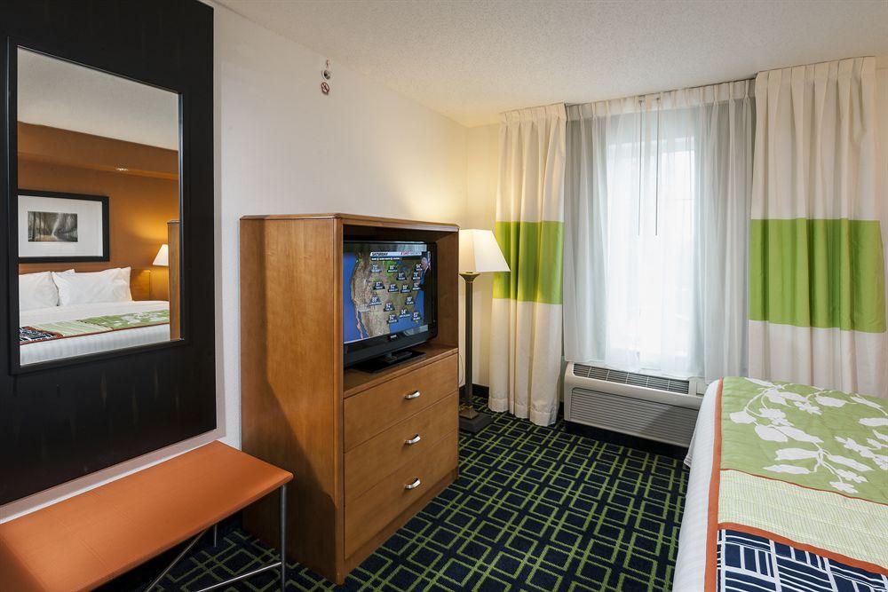 Fairfield Inn & Suites By Marriott Brunswick Freeport חדר תמונה