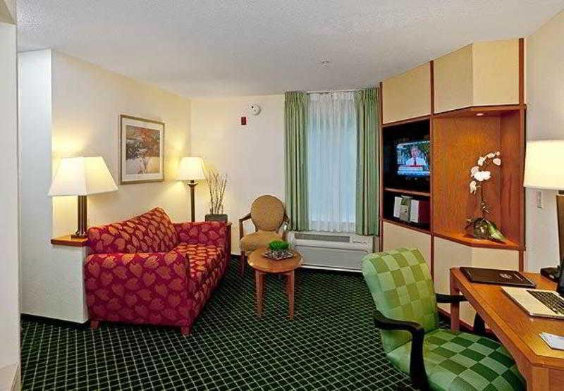 Fairfield Inn & Suites By Marriott Brunswick Freeport חדר תמונה