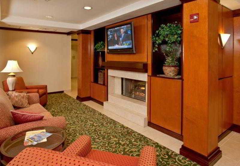 Fairfield Inn & Suites By Marriott Brunswick Freeport מראה פנימי תמונה