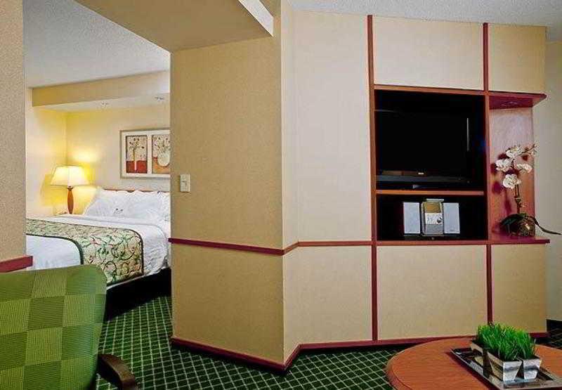 Fairfield Inn & Suites By Marriott Brunswick Freeport חדר תמונה