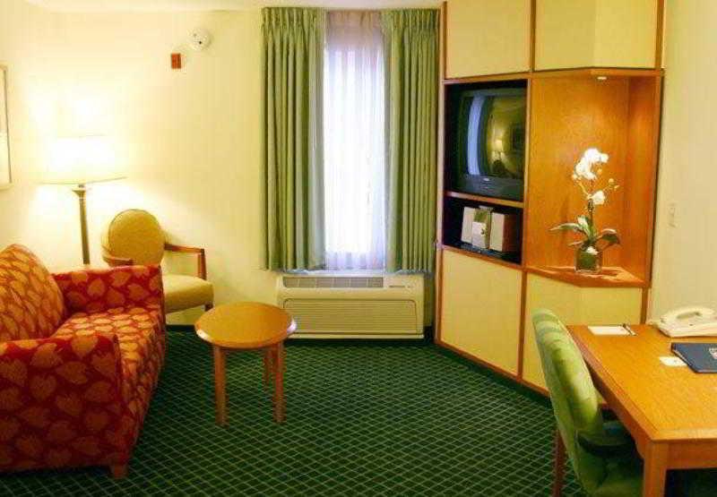 Fairfield Inn & Suites By Marriott Brunswick Freeport מראה פנימי תמונה