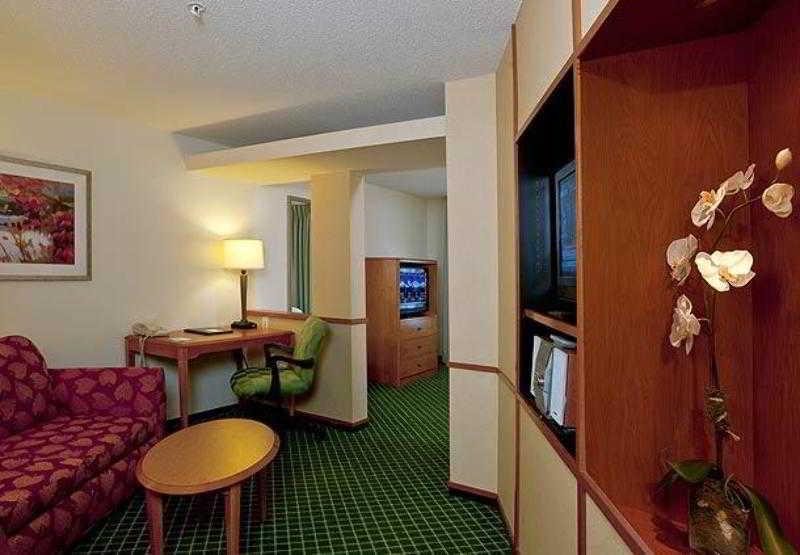 Fairfield Inn & Suites By Marriott Brunswick Freeport חדר תמונה